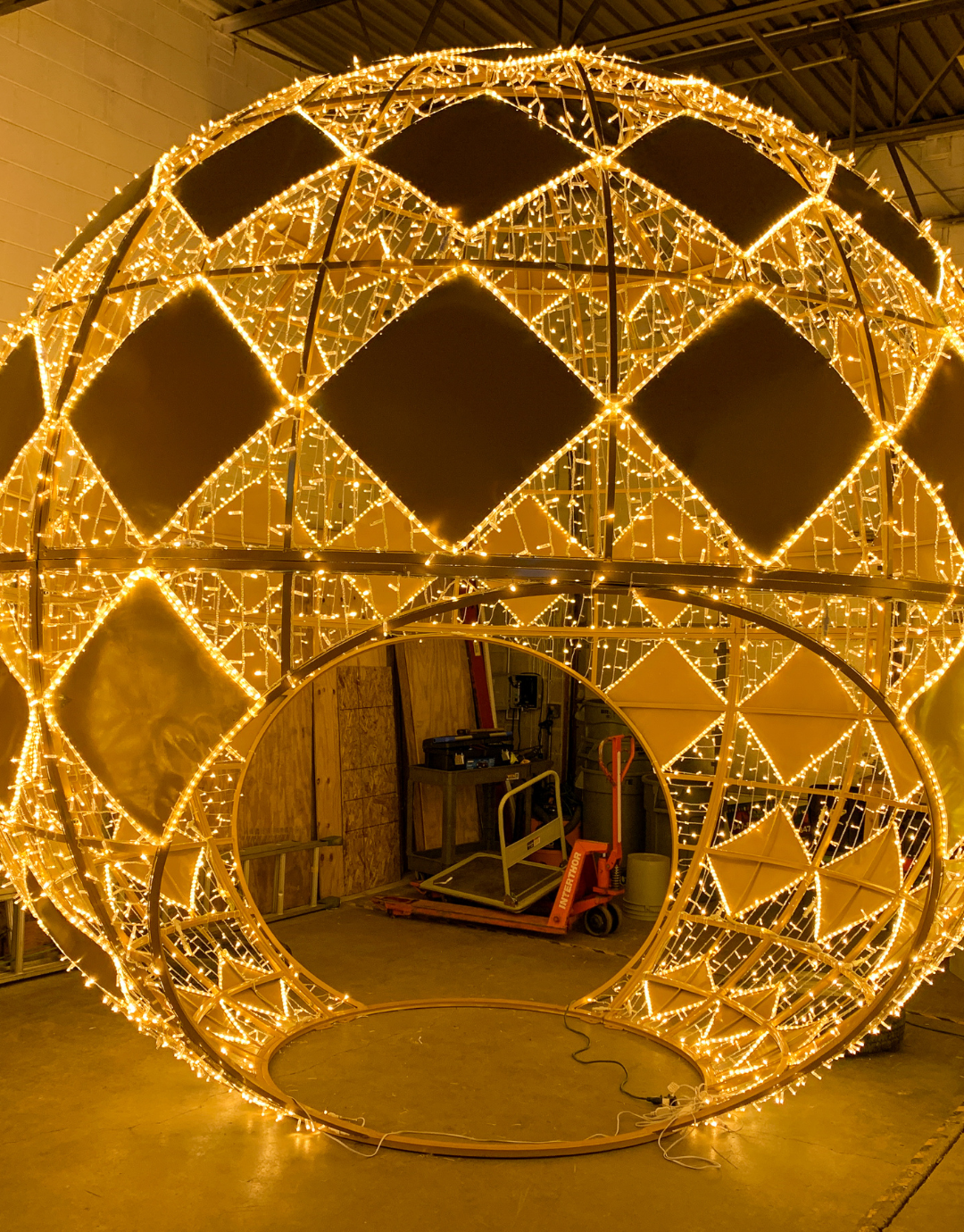 3D Large Ornament Walk-Thru Ball