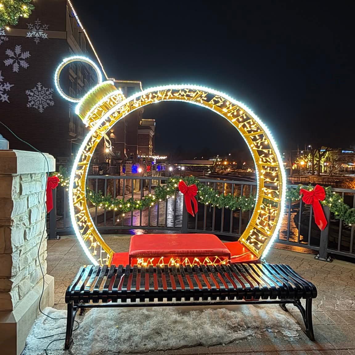 Monroe Ornament Bench