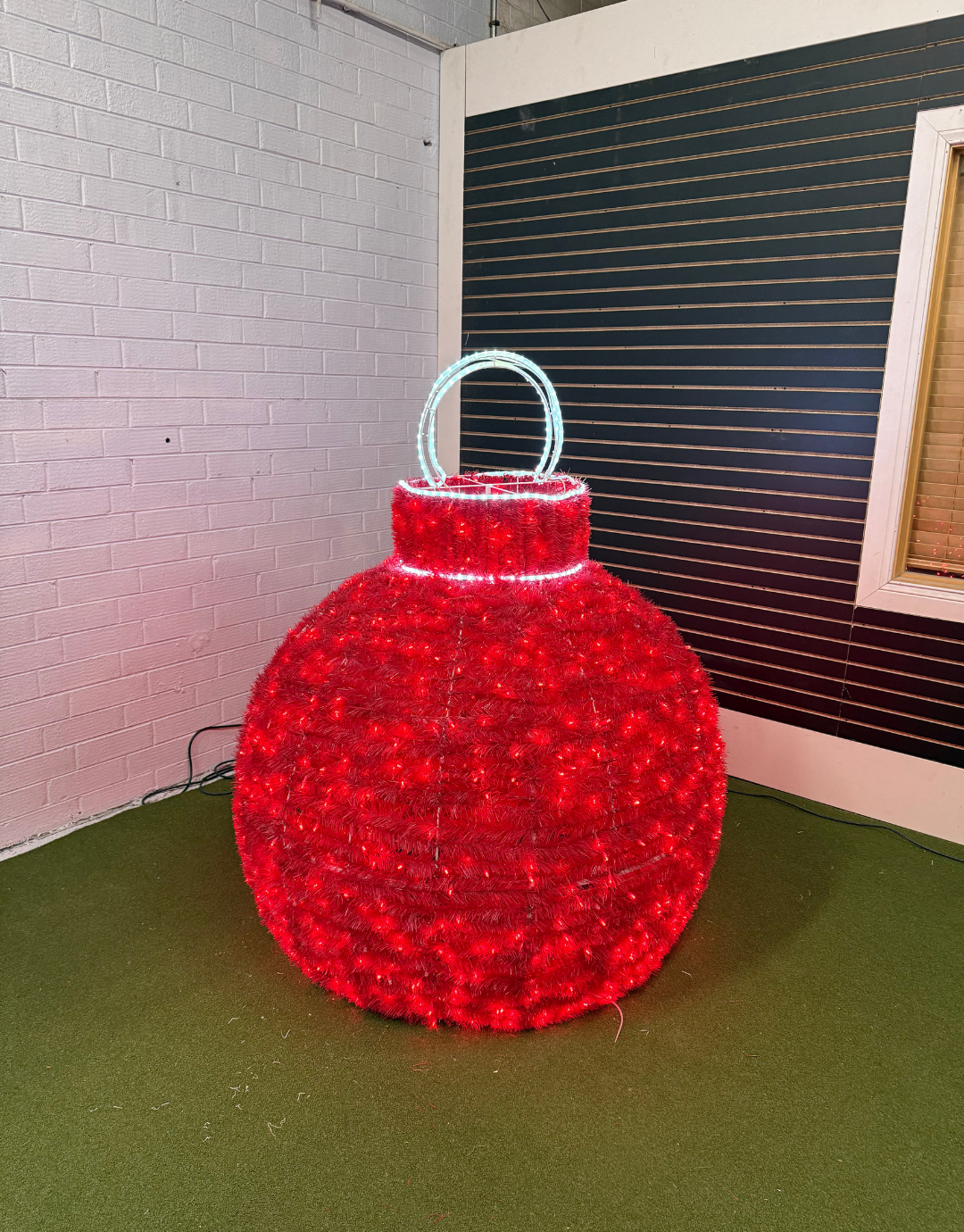 Used - Red walkthrough ornament with 2 side ornaments