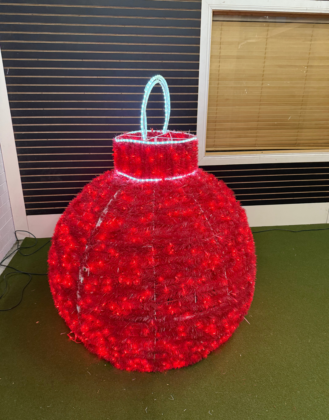 Used - Red walkthrough ornament with 2 side ornaments