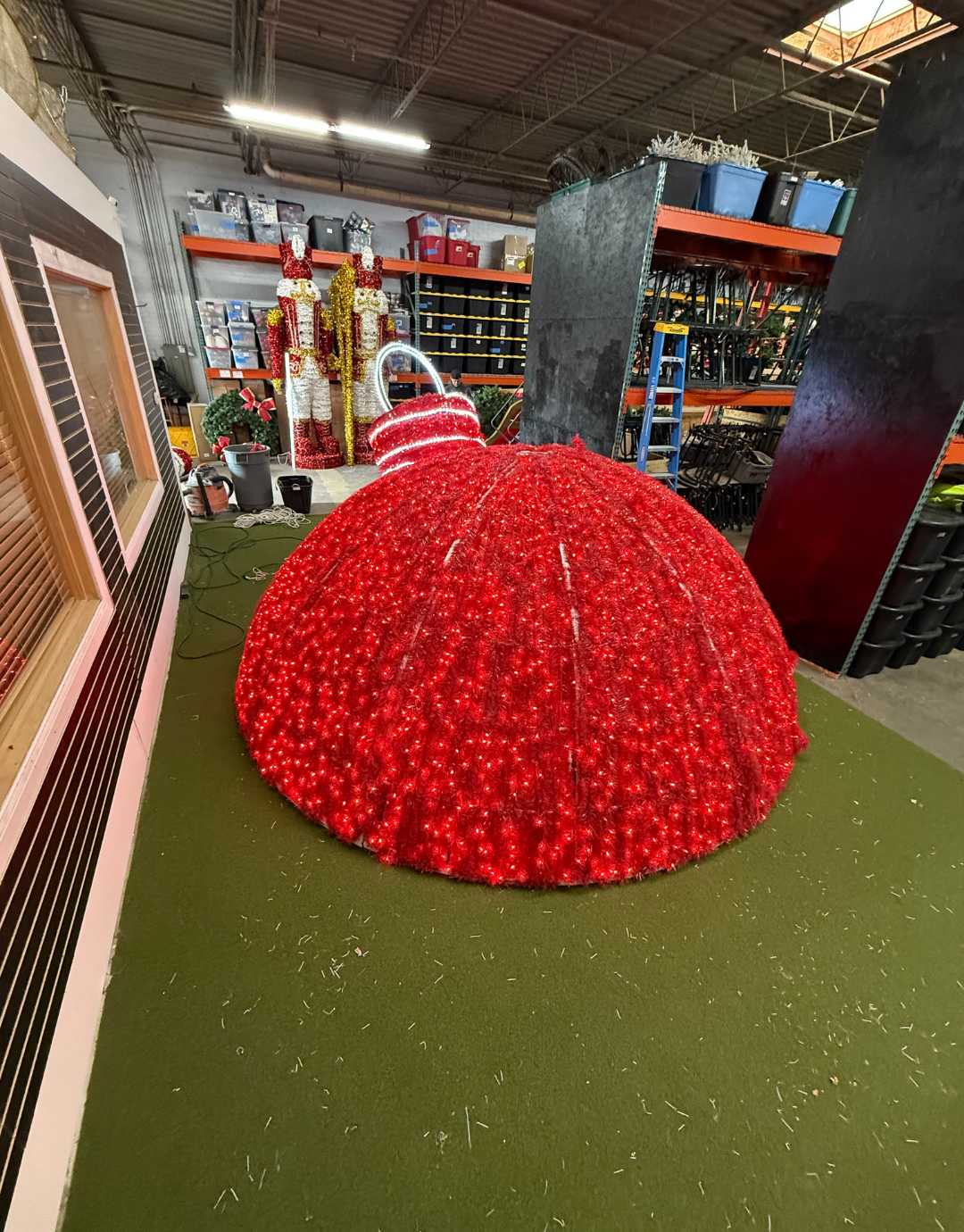 Used - Red walkthrough ornament with 2 side ornaments