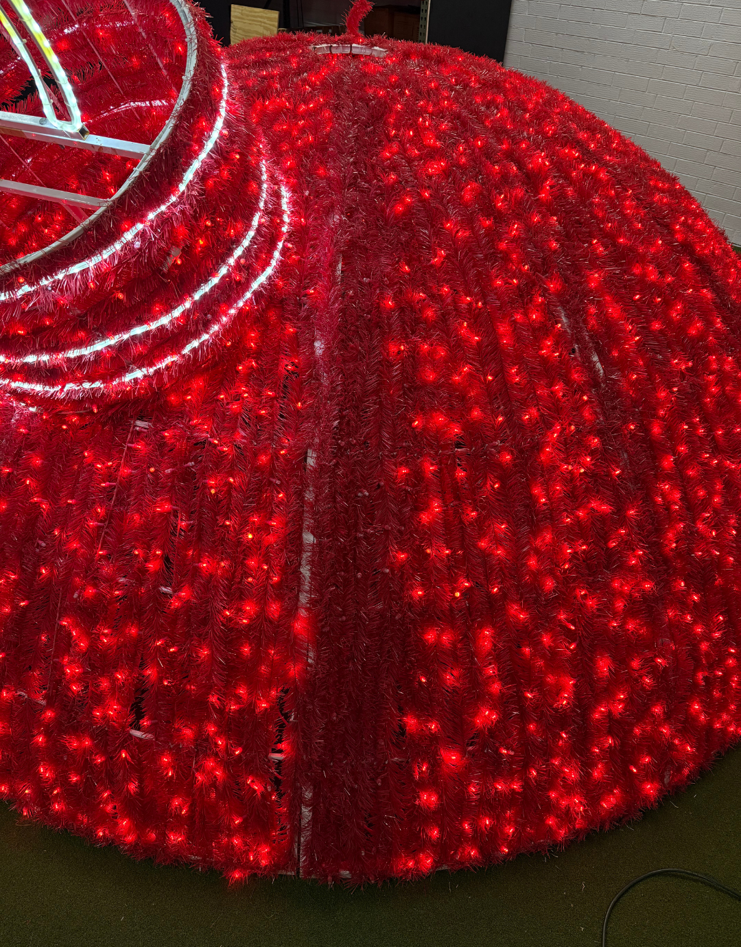 Used - Red walkthrough ornament with 2 side ornaments