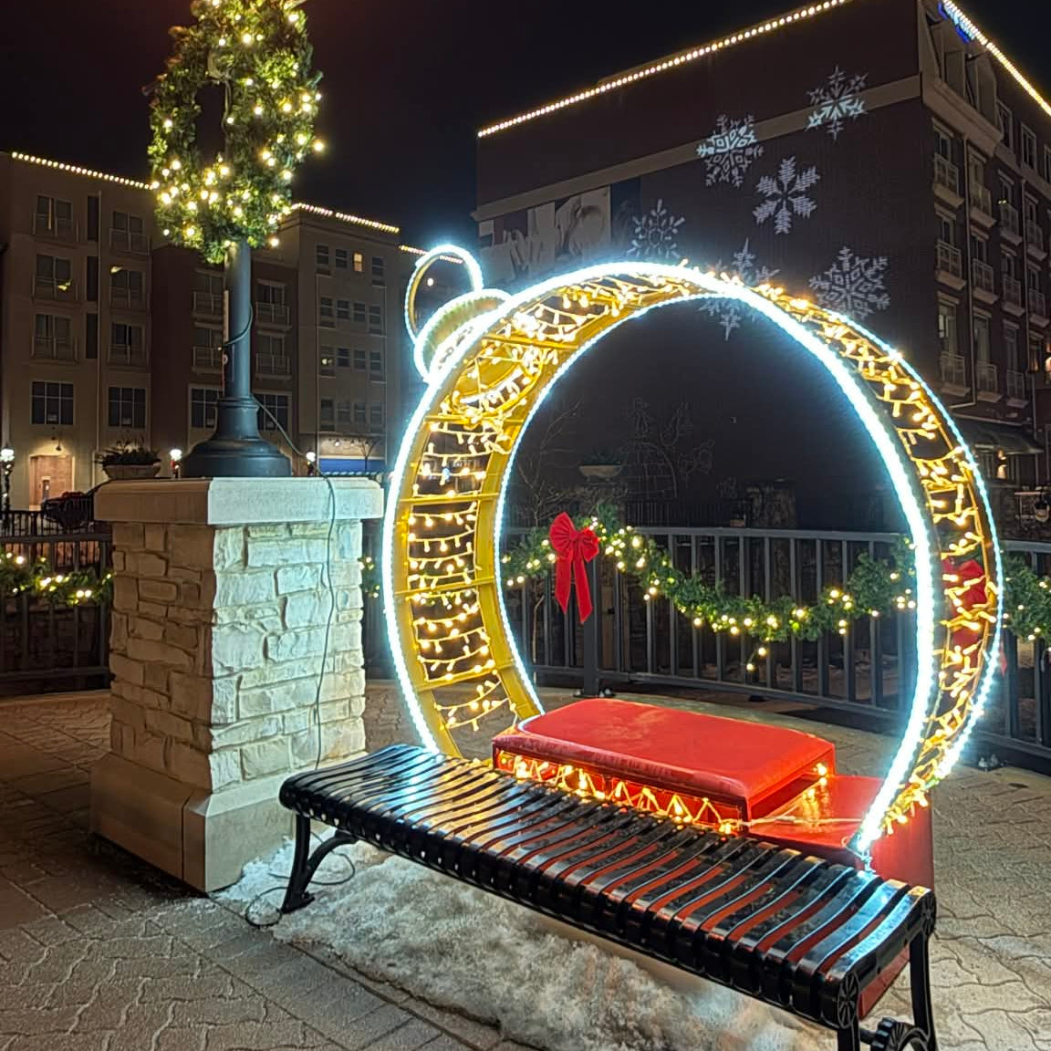 Monroe Ornament Bench