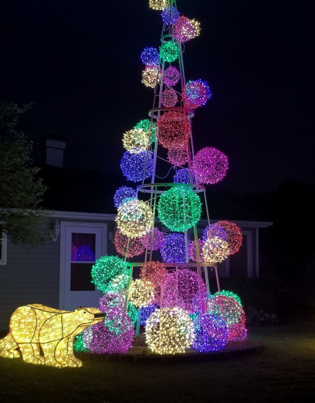 Used - 25Ft. Sphere Tree