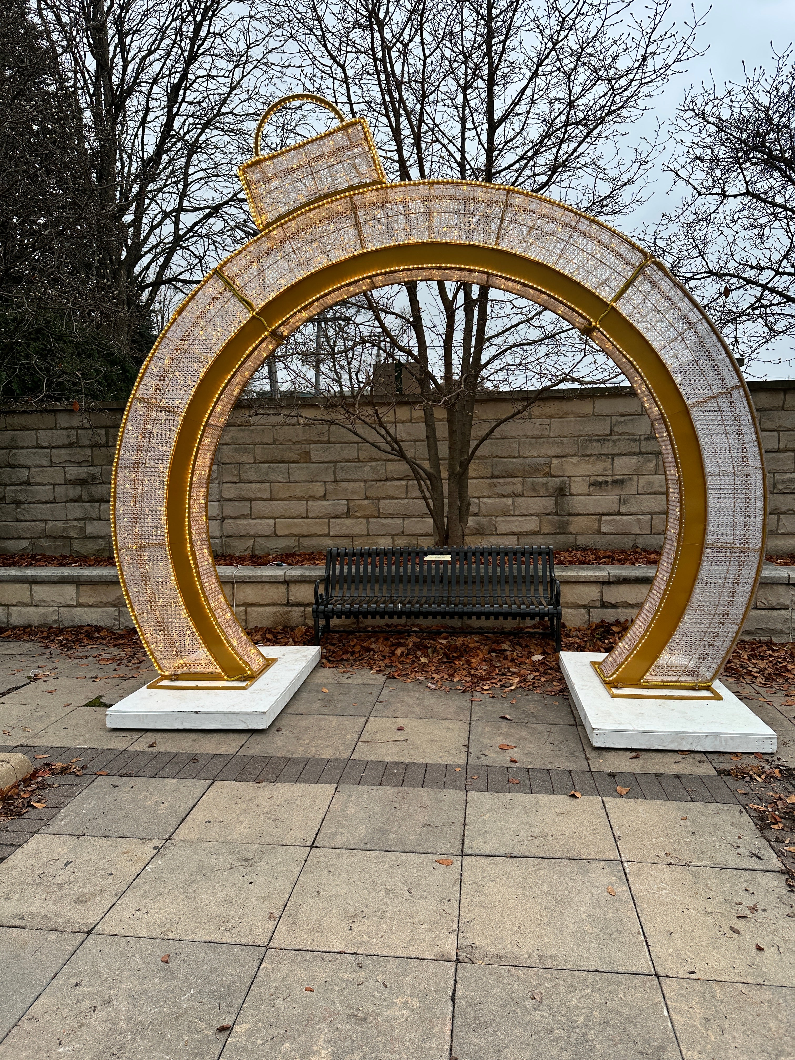 Waterfront 3D Arch Ornament Walk-Thru Photo Op 12'