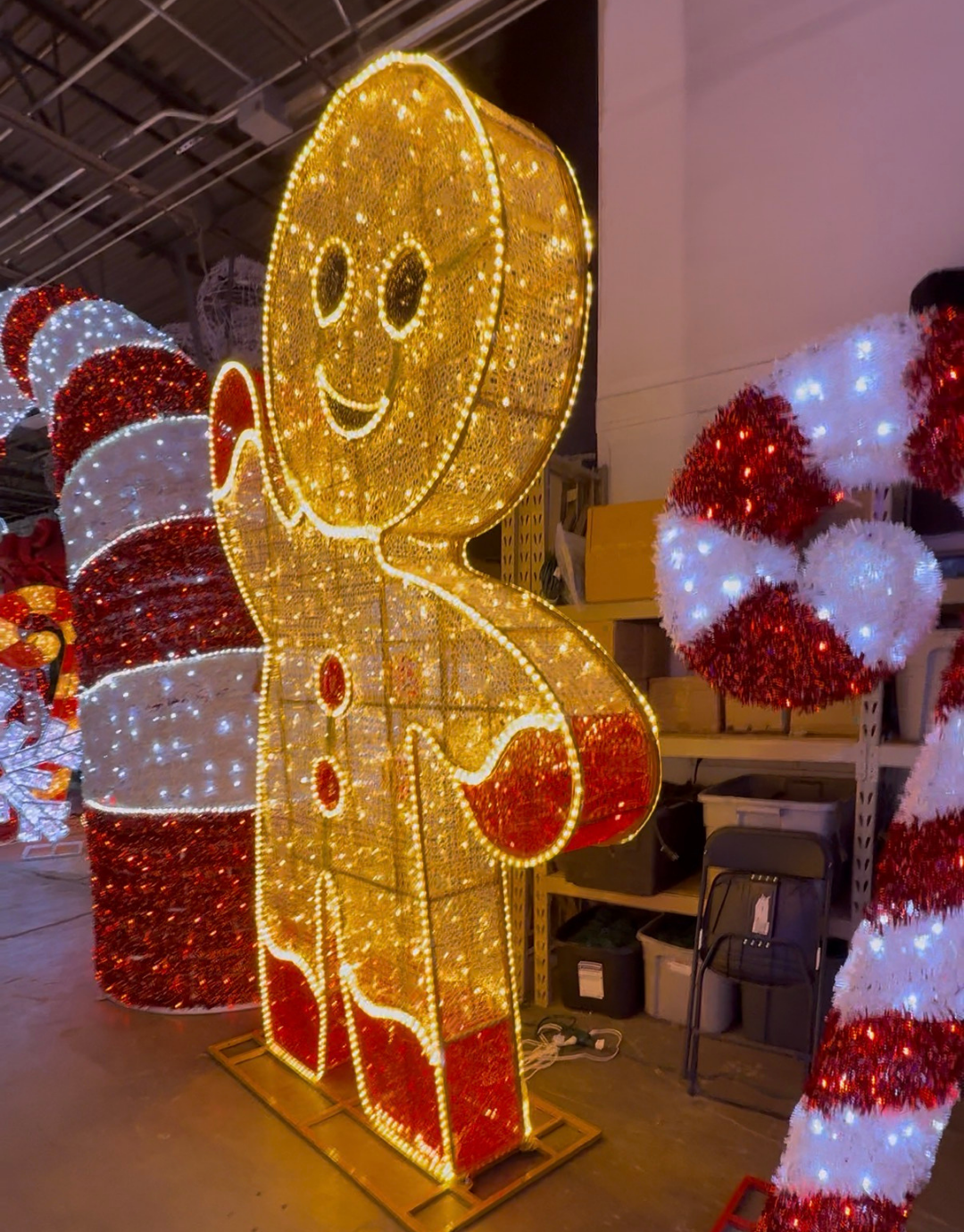Waterfront Gingerbread Man 10'