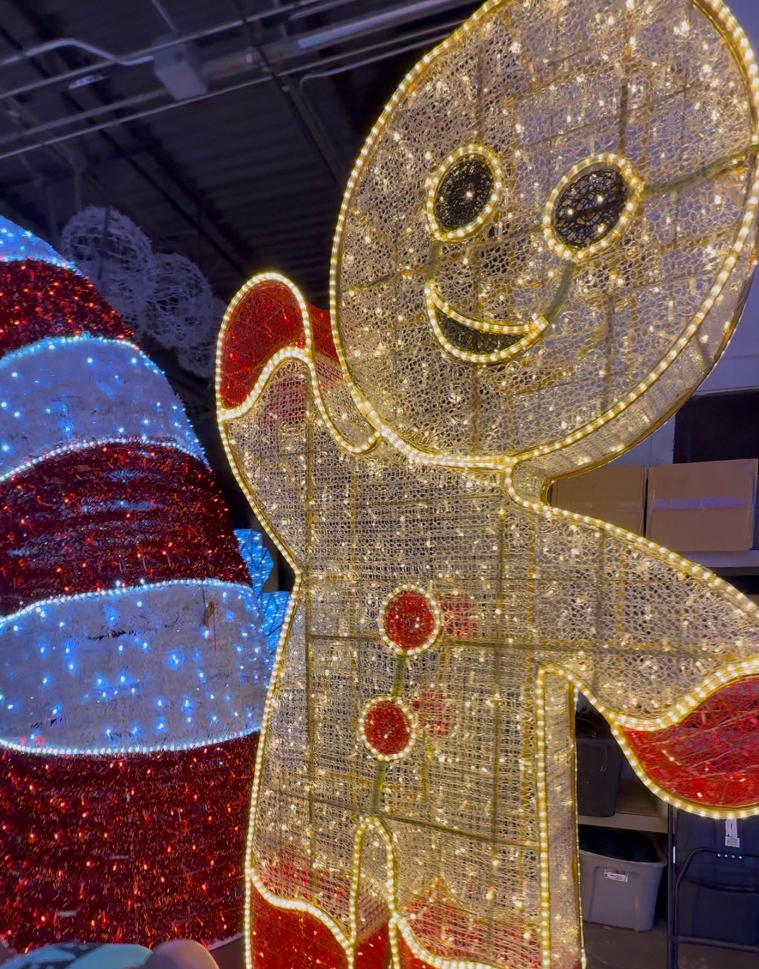 Waterfront Gingerbread Man 10'
