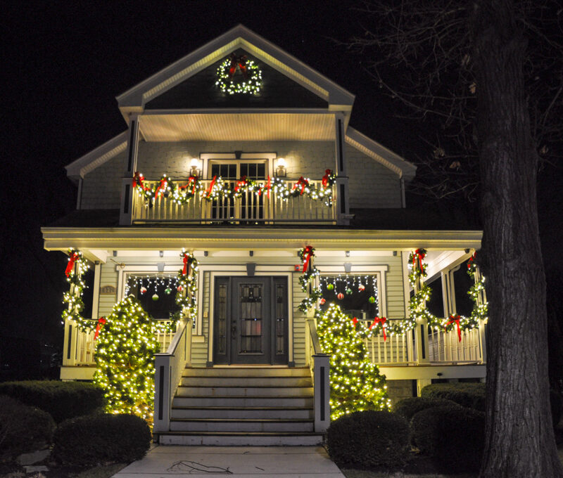 B&B Holiday Decorating | Chicago's Professional Holiday Decorating Service